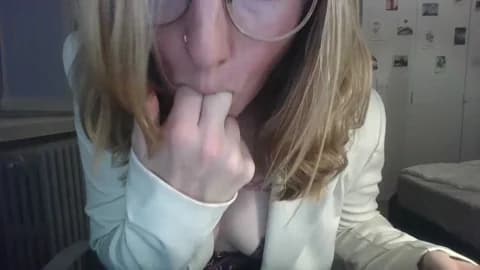 DameRouge HD Camrip • 59min • 2026-05-31 20:32
