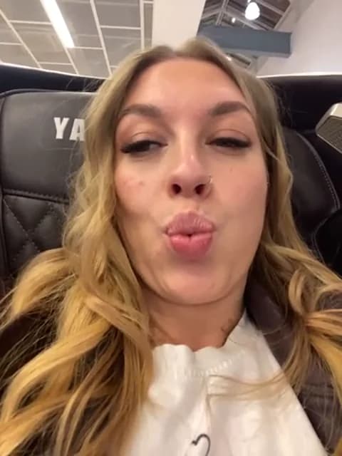 Sweet___Emily HD Camrip • 34min • 2026-01-27 16:35