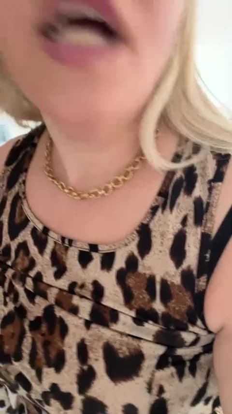 cagna25 HD Camrip • 52min • 2026-01-11 08:46